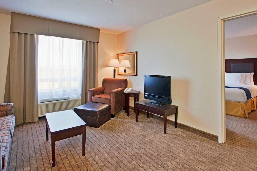 Holiday Inn Express Yorkton East By Ihg Exterior foto