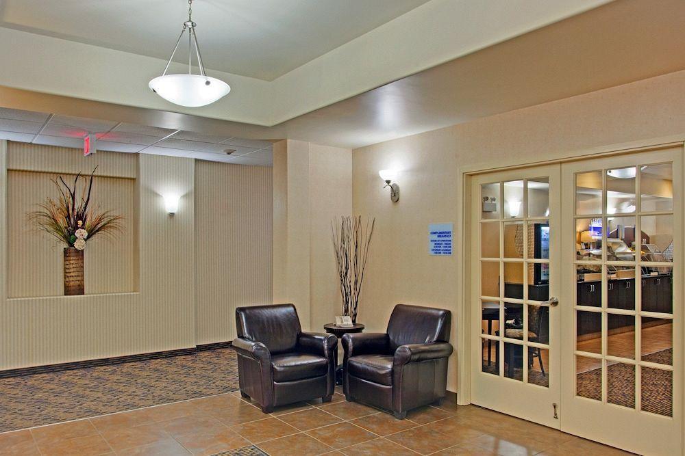 Holiday Inn Express Yorkton East By Ihg Exterior foto